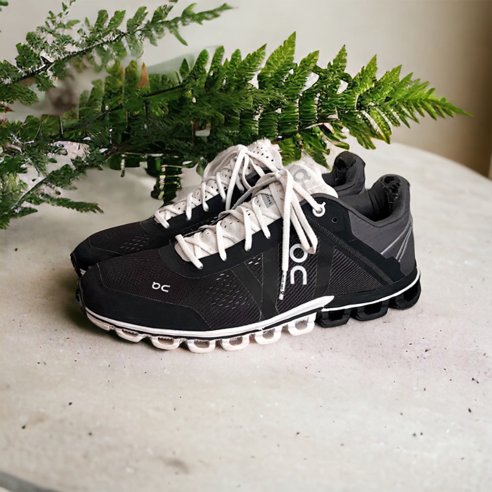 ON Cloudflow Running Shoes